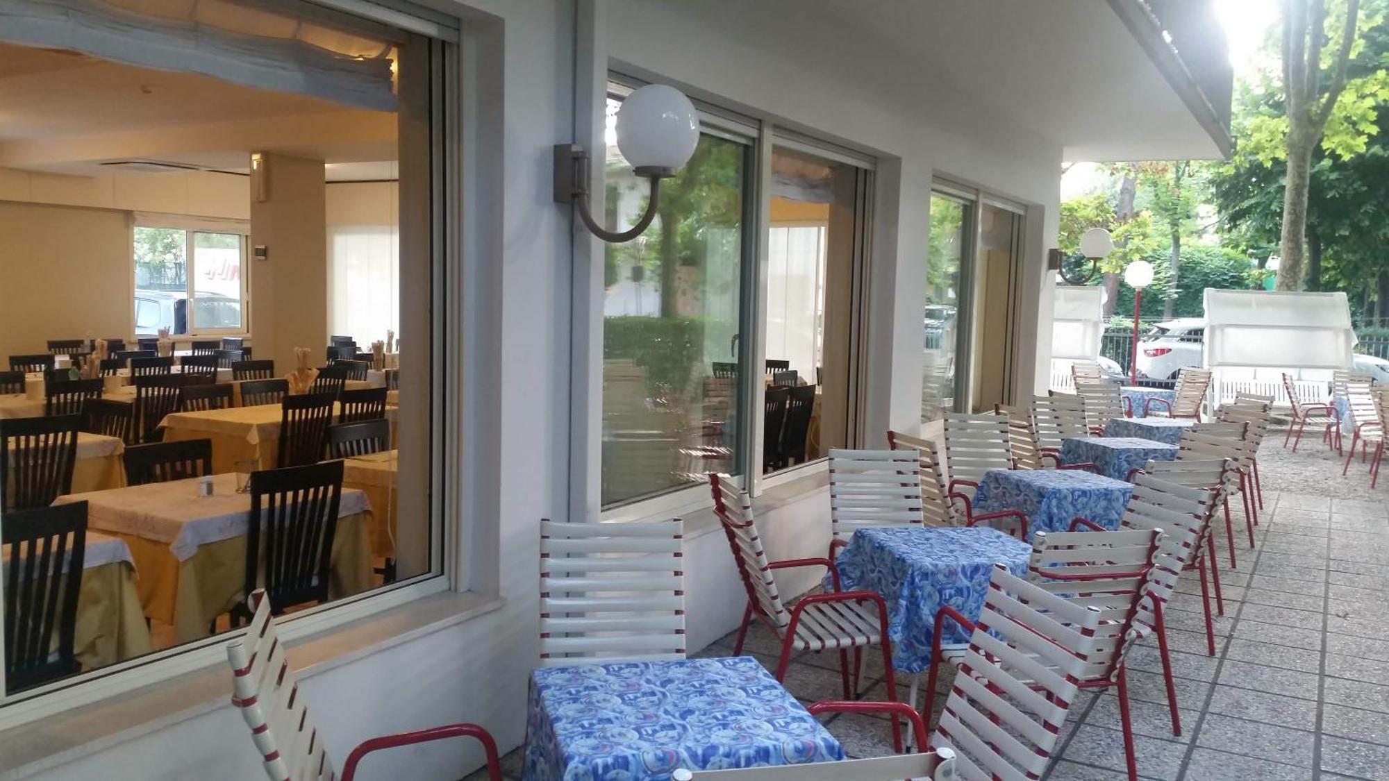 Hotel Irene Riccione Dış mekan fotoğraf