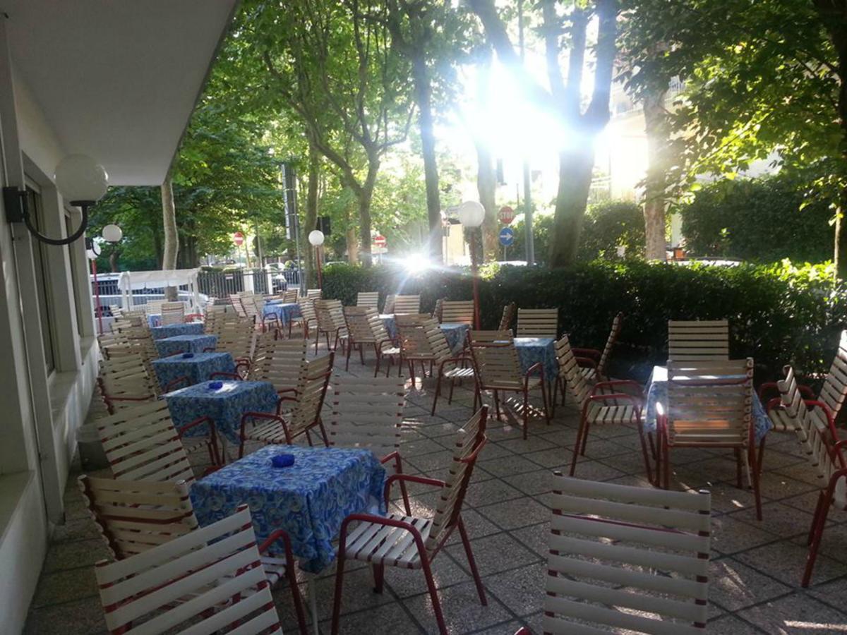 Hotel Irene Riccione Dış mekan fotoğraf