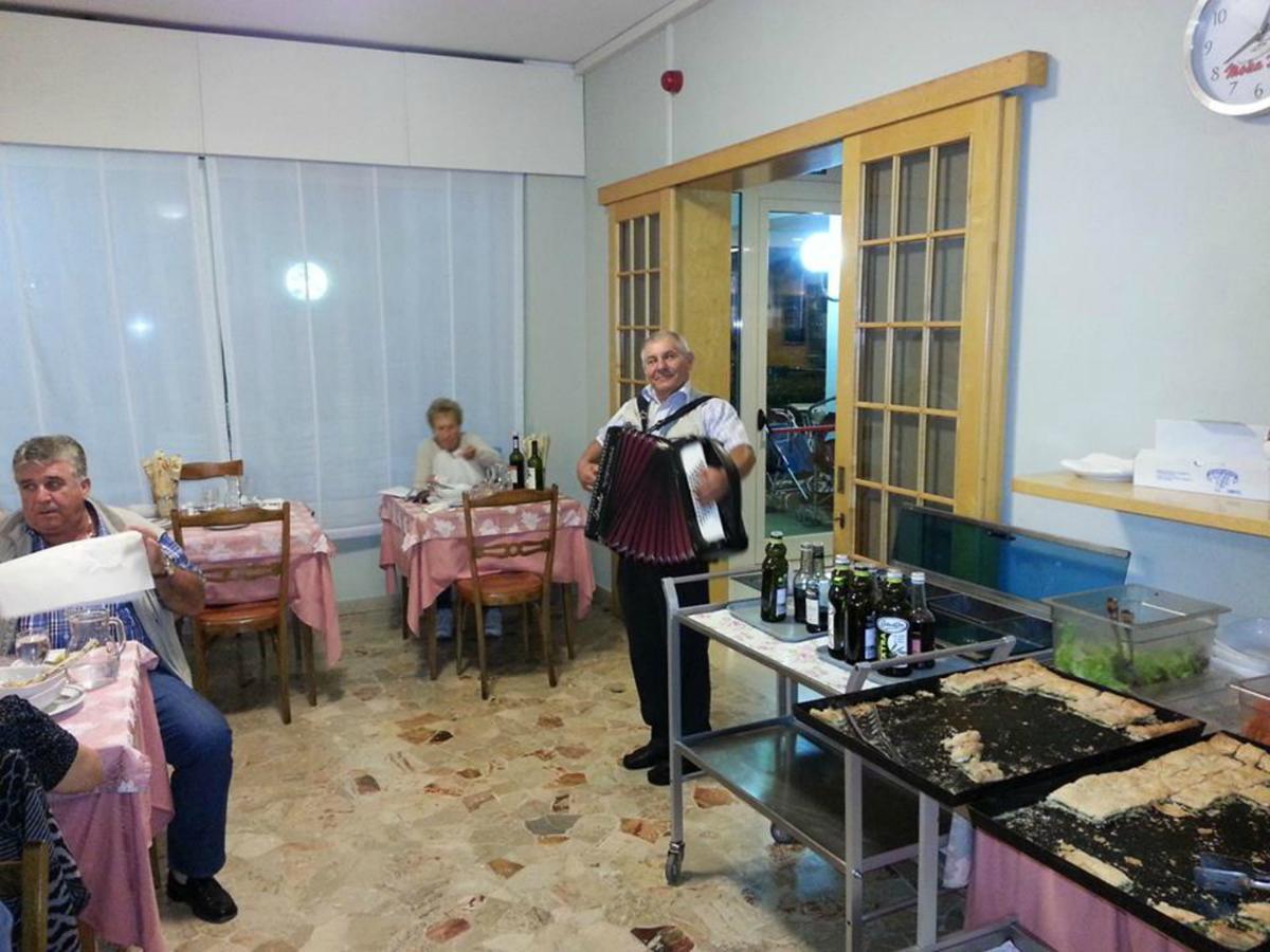 Hotel Irene Riccione Dış mekan fotoğraf